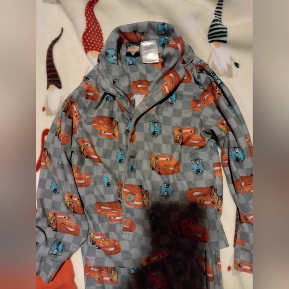 Two sets of pajamas size small (6/7) - Picture 3 of 4